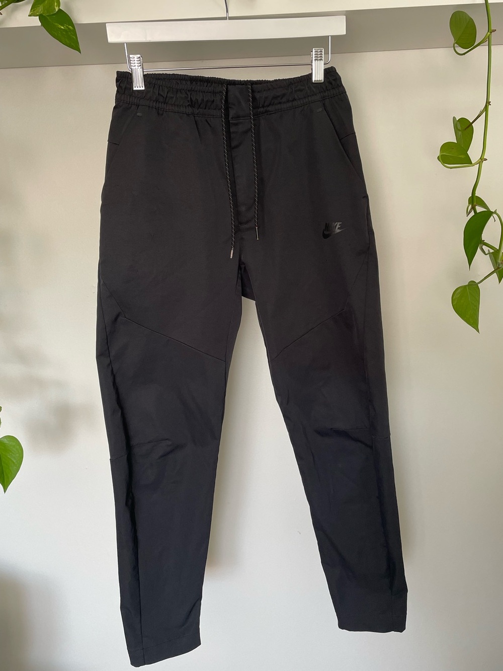 Nike Sportswear Tech Woven Commuter Pants
